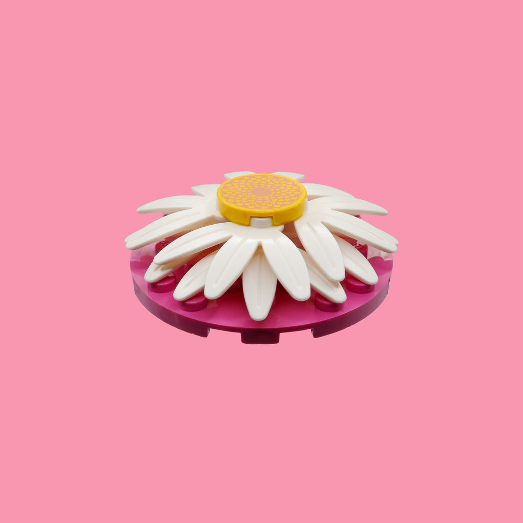 Pink Daisy Badge Reel